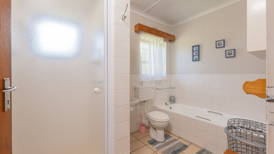 4 Bedroom Property for Sale in Struisbaai Western Cape